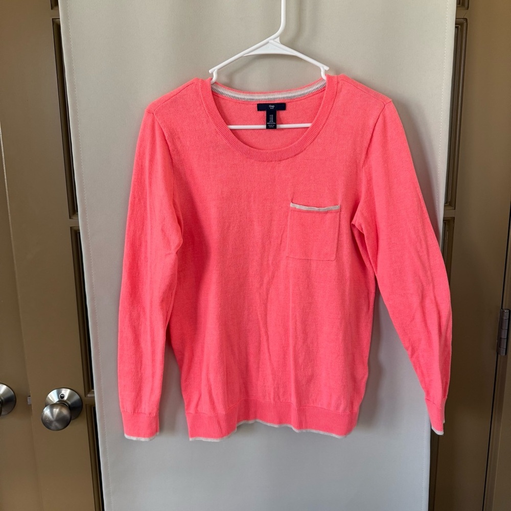Gap Factory Women's‎ Medium Pink Long Sleeve Crewneck Sweater